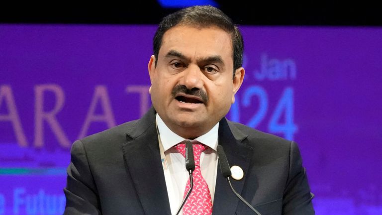 Председатель Adani Group Гаутам Адани, январь 2024 года. Фото из архива: AP/Аджит Соланки.