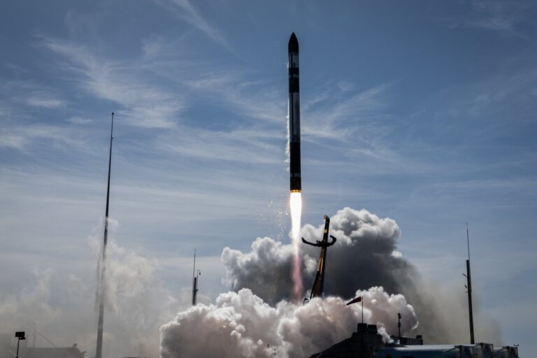 Rocket Lab выполняет две миссии в течение 24 часов — по одной в каждом полушарии