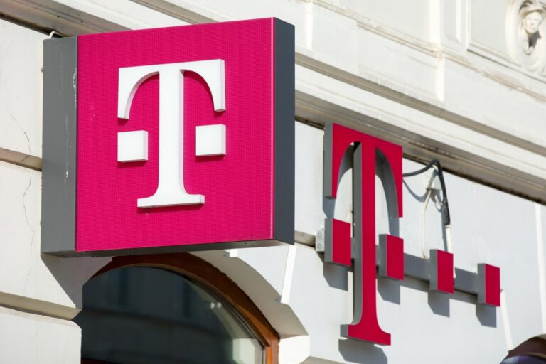 T-Mobile заявляет, что хакеры телекоммуникационных компаний «не имели доступа» к журналам звонков и текстовых сообщений клиентов