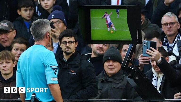 Кубок Лиги: судьи объявят решения VAR относительно зрителей в полуфиналах «Арсенал-Ньюкасл» и «Шпоры»-Ливерпуль