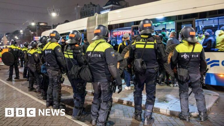 Четверо приговорены к тюремному заключению за нападение в Амстердаме на болельщиков «Маккаби» в Тель-Авиве