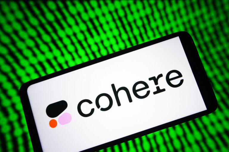 Cohere спокойно работает с Palantir над внедрением своих моделей искусственного интеллекта.