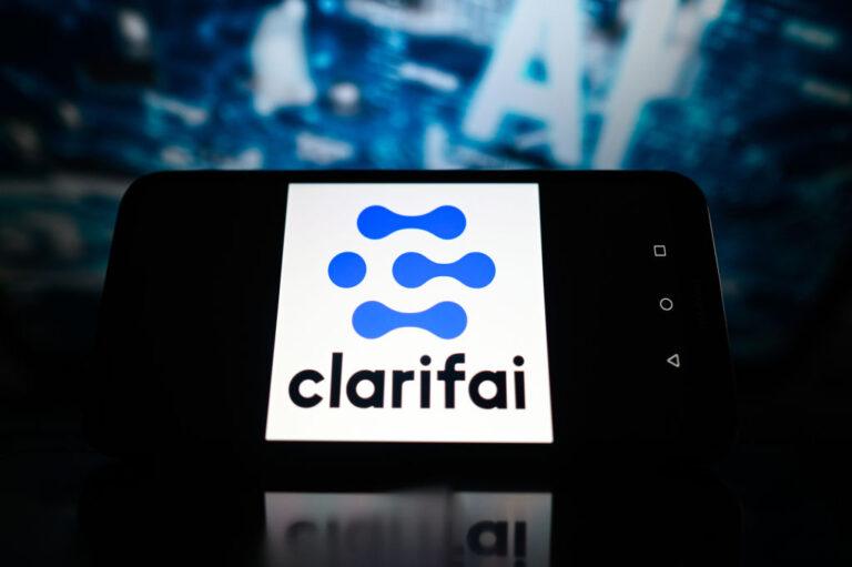 Clarifai представляет возможности оркестровки, не зависящие от поставщика