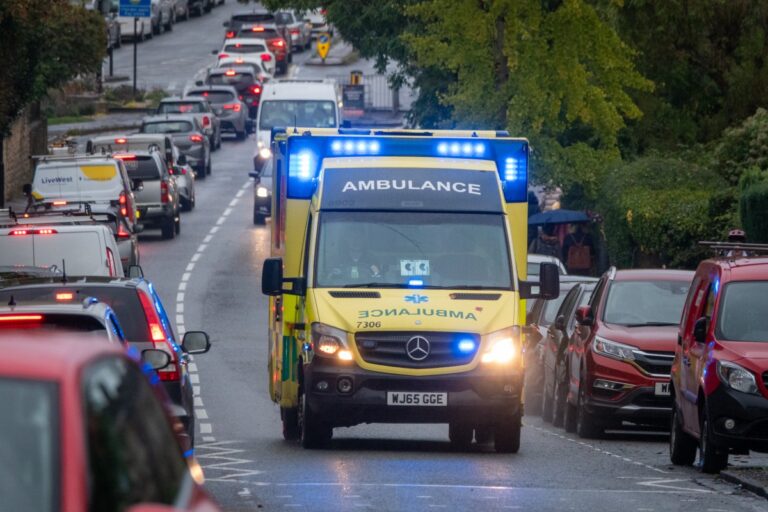 Хакеры-вымогатели атаковали больницы NHS с помощью новых кибератак