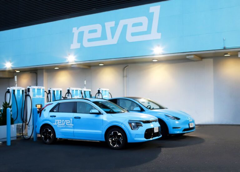 Revel установит 24 быстрых зарядных устройства для электромобилей в аэропорту имени Джона Кеннеди