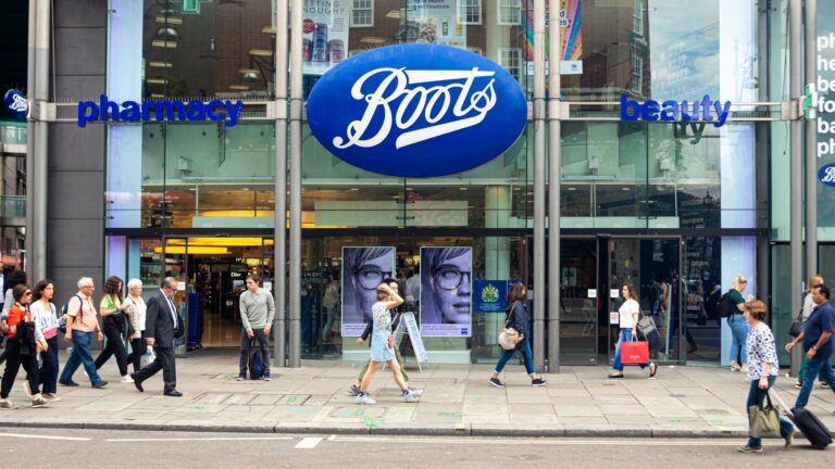 Предложение Sycamore о покупке Walgreens прокладывает путь к аукциону Fresh Boots | Денежные новости