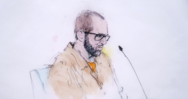 Экс-информатор ФБР Александр Смирнов признал себя виновным во лжи о Байденах