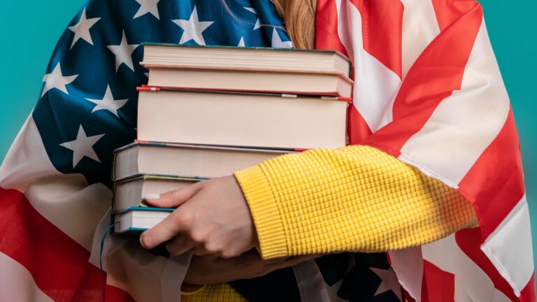 Последняя битва BookTok закончилась из-за Трампа и политики