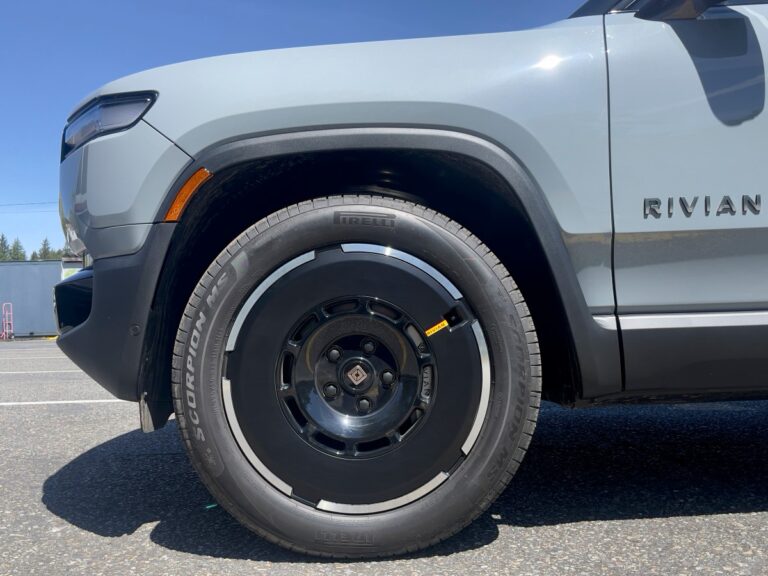 Электромобили Rivian заняли последнее место в списке надежности Consumer Reports