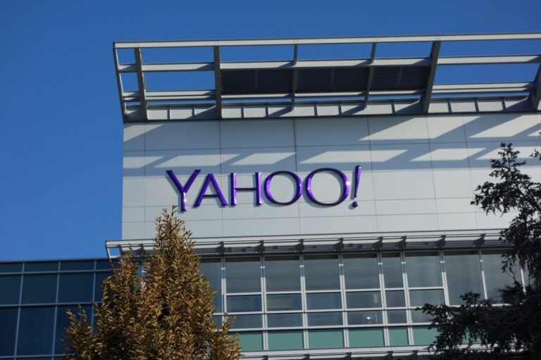 Команда Yahoo по кибербезопасности ожидает увольнений и аутсорсинга «красной команды» под новым техническим директором