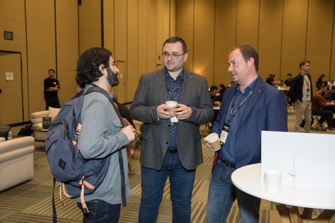 Группа сети -основателей в лаундже инвесторов под названием «Deal Flow Cafe» в TechCrunch Disrupt 2024. Moscone West, Сан -Франциско, Калифорния.
