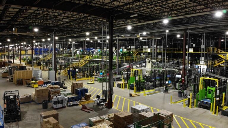 Symbotic собирается взять на себя управление робототехническим бизнесом Walmart