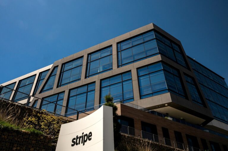 Stripe увольняет 300 человек, но заявляет, что все еще планирует нанять их в 2025 году