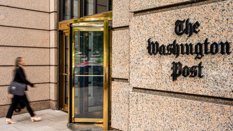 Карикатурист Washington Post подал в отставку после того, как карикатура с критикой Безоса была отклонена