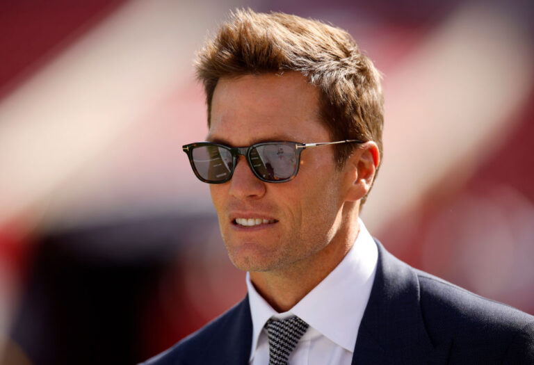 Tom Brady's Autograph объединяется с компанией цифрового фитнеса Future