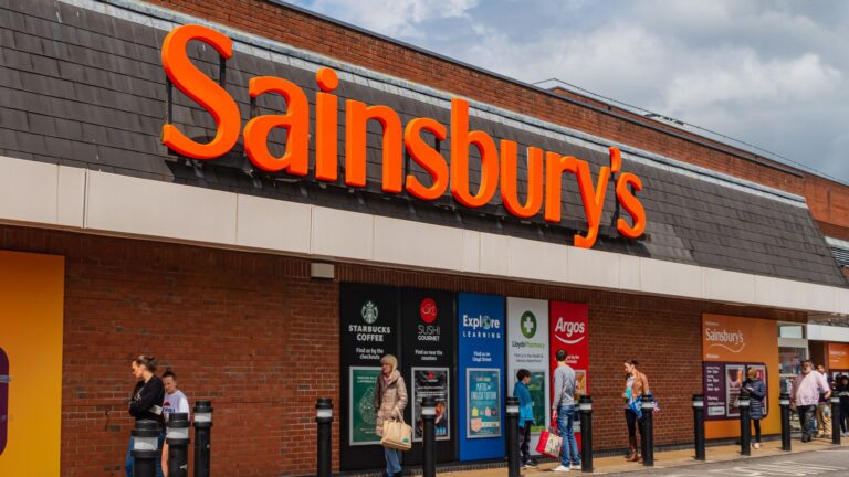 Sainsbury's сократит более 3000 рабочих мест из-за угрозы повышения налогов | Денежные новости