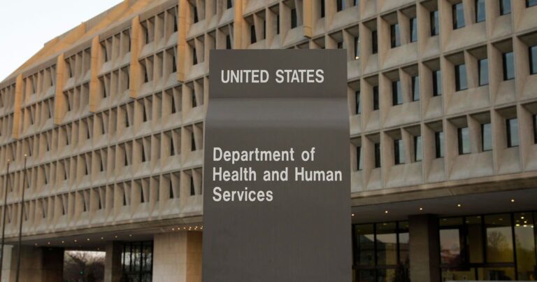 Medicaid, Head Start, медицинские центры говорят, что они заблокированы на сайте федерального финансирования