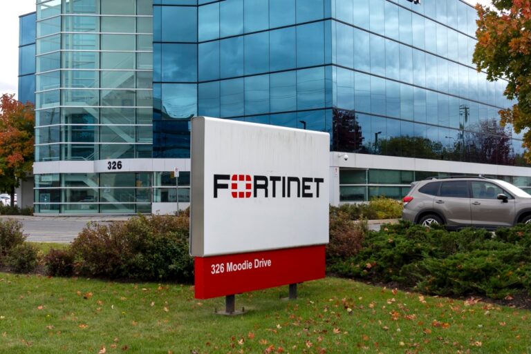 Хакеры используют новую ошибку брандмауэра Fortinet для взлома сетей компании