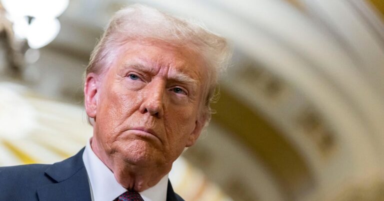 Большинство американцев сомневаются, что Трамп сможет снизить расходы на еду, жилье и здравоохранение.