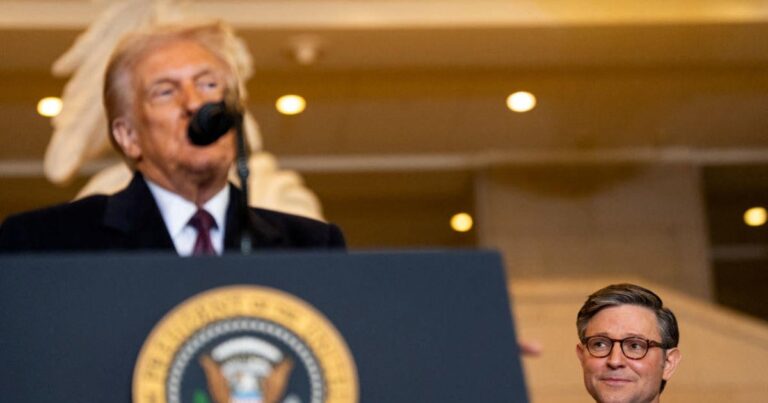 Спикер Палаты представителей Майк Джонсон приглашает Трампа рассмотреть совместную сессию Конгресса в марте