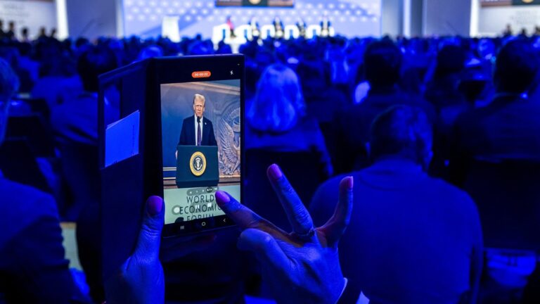 Анти-фрумпуры настолько обеспокоены, что они сами распространяют его сами
