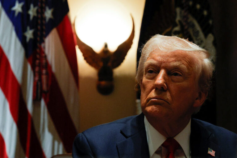 СМОТРЕТЬ: Иммиграционная виза «Золотая карта» Трампа разбивает