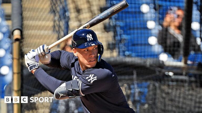New York Yankees обращайте с собой строгие десятилетия политики для волос на лице