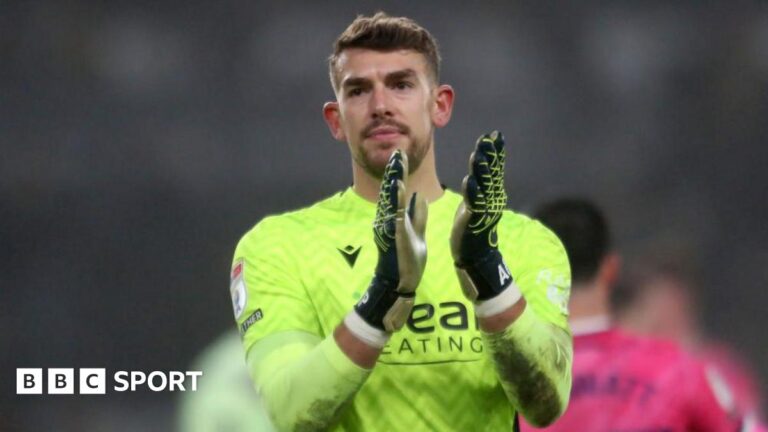 Алекс Палмер Трансфер: вратарь Ipswich Town Sign из West Brom