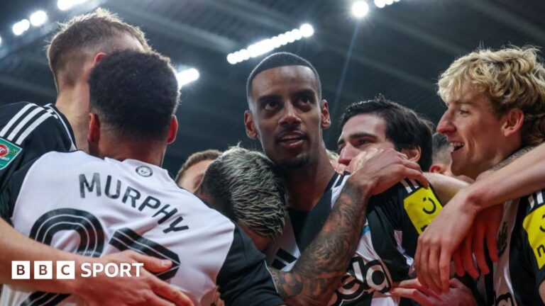 Newcastle 2-0 Arsenal: Сороки имеют дату Уэмбли с Destiny в финале Кубка Карабао
