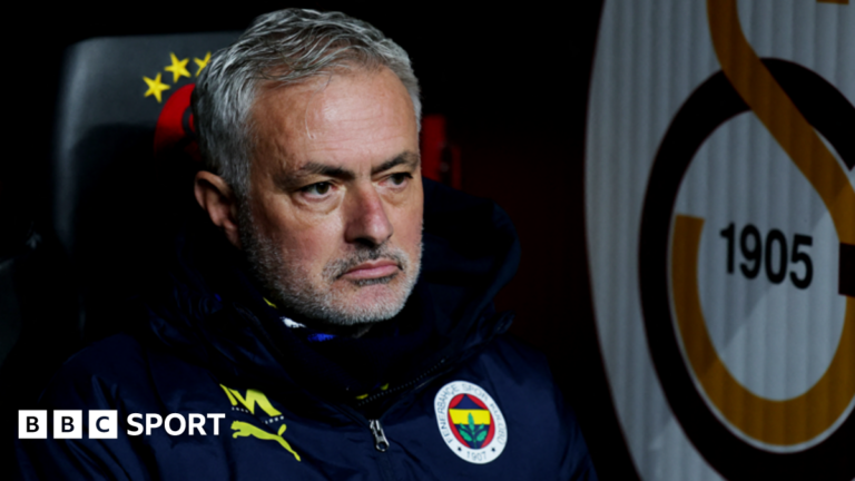Жозе Моуринью: тренер Fenerbahce получил запрет на четыре матча за комментарии после Стамбул Дерби