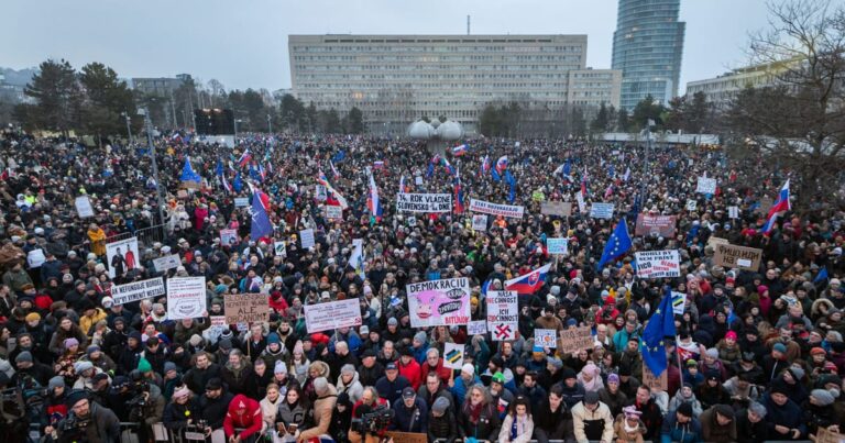 «Новая реальность» приветствуется как словацкие протесты против Pro-Russia PM расширяются в маленькие города-Politico