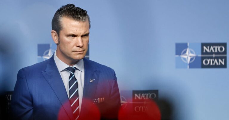 Министры НАТО умоляют Украину участвовать в мирных переговорах Трампа-Путин-Politico