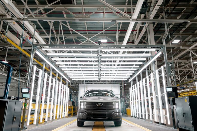 Ford становится протекционистским, так как убыток EV в верхней части $ 5 млрд.