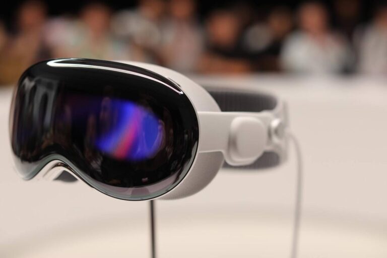 Vision Pro получает интеллект Apple в апреле