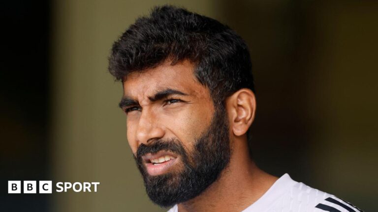 Jasprit Bumrah: Индия Fast Bowler из трофея чемпионов ICC с травмой спины