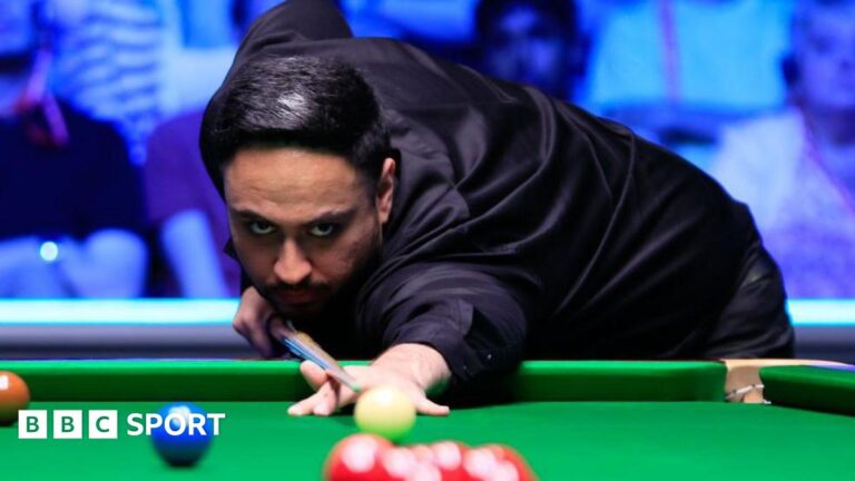 Welsh Open: Чадха выбивает действующего чемпиона Уилсона в первом раунде