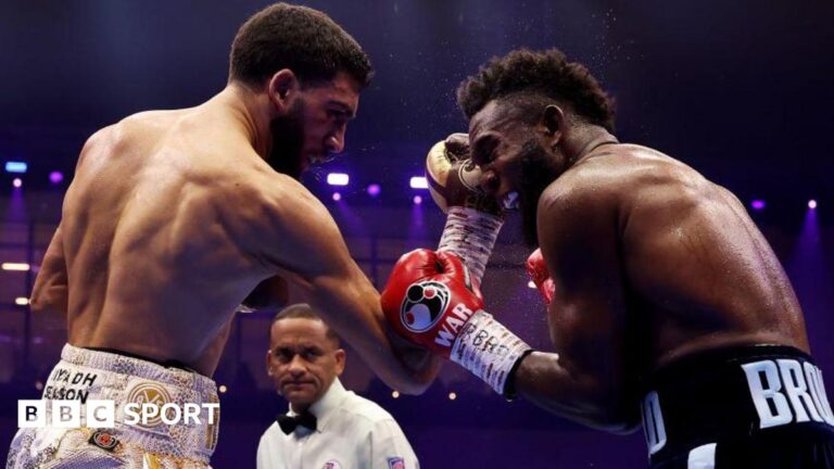 Beterbiev vs Bivol 2: Британский Хамза Шираз с Карлосом Адамсом заканчивается в противоречивой ничьей