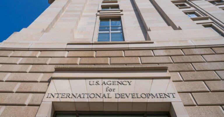 USAID будет объединен в Государственный департамент, говорят 3 американских чиновника