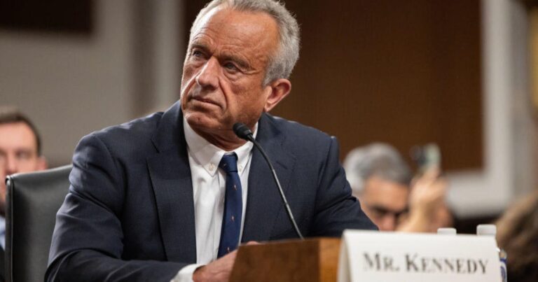 Выдвижение кандидатуры RFK Jr. на адаптарь министров здравоохранения в Сенате, сделав окончательное голосование