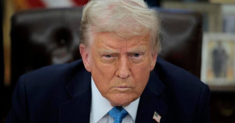 Трамп говорит, что он заказал точные военные воздушные удары по лидерам ИГИЛ в Сомали