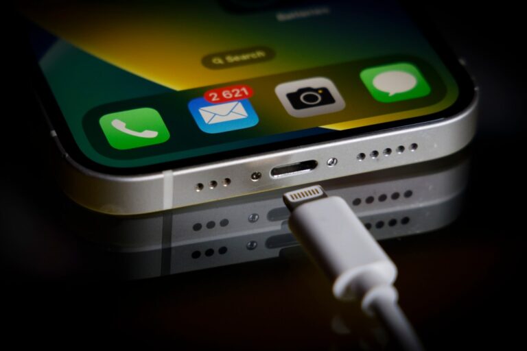 Apple исправляет ошибку iPhone и iPad, используемый в «чрезвычайно сложной атаке»