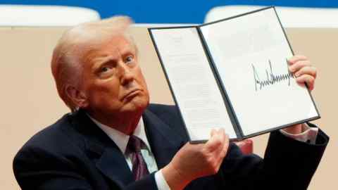 Дональд Трамп стремится закрыть налоговую лазейку, используемую в фондах частных акций