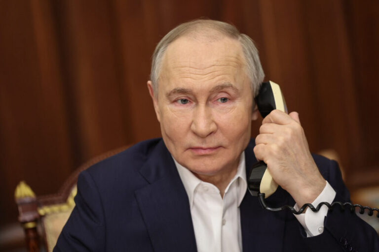 Страх и ненависть в Киеве, когда Трамп и Путин закрыли Украину из мирных переговоров — Политико
