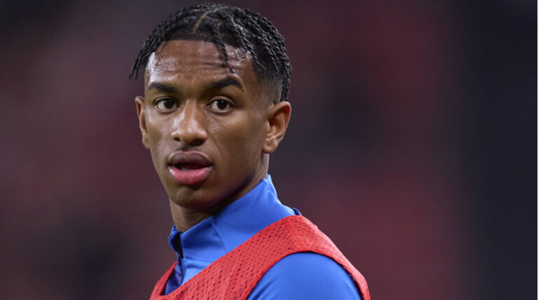 Последние новости о трансфер: Man Untd Want Barca Star, «Челси» 19-летний спортивный полузащитник «Челси»