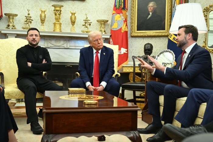 Президент США Дональд Трамп и президент Украины Volodymyr Zelensky послушают вице-президента JD Vance