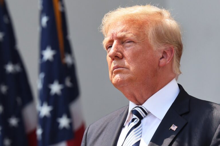 Трамп дает автопроизводителям Big Ther за один месяц отсрочка для Канады, Мексико Тарифы