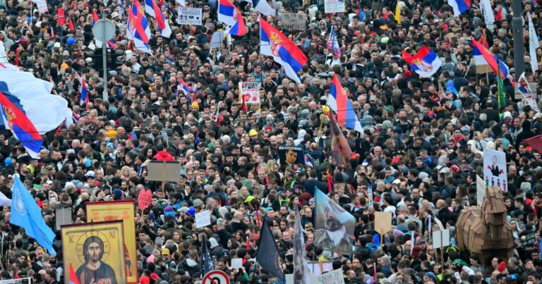 Массовые толпы затопляют Белград, так как месяцы протестов достигают точки кипения — Politico