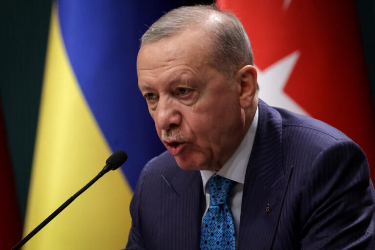 La Crise Politique En Turquie, ООН -дилемм à Plusieurs Milliards d'eros Pour L'Erope — Politico