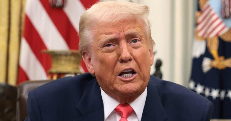 Трамп просит Верховный суд вмешаться в делах, оспаривающих приказ о гражданстве по праву рождения