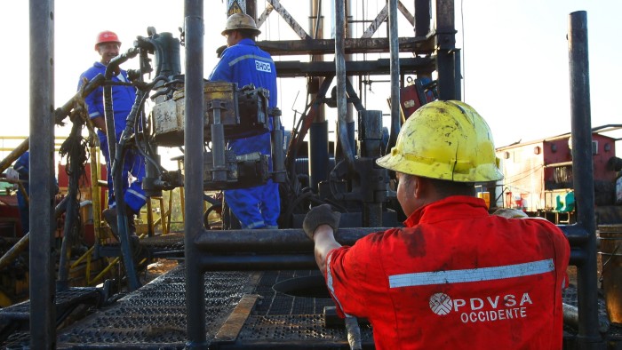 Трамп отменяет разрешения для нефтяных компаний в Венесуэле, чтобы оказать давление на Мадуро